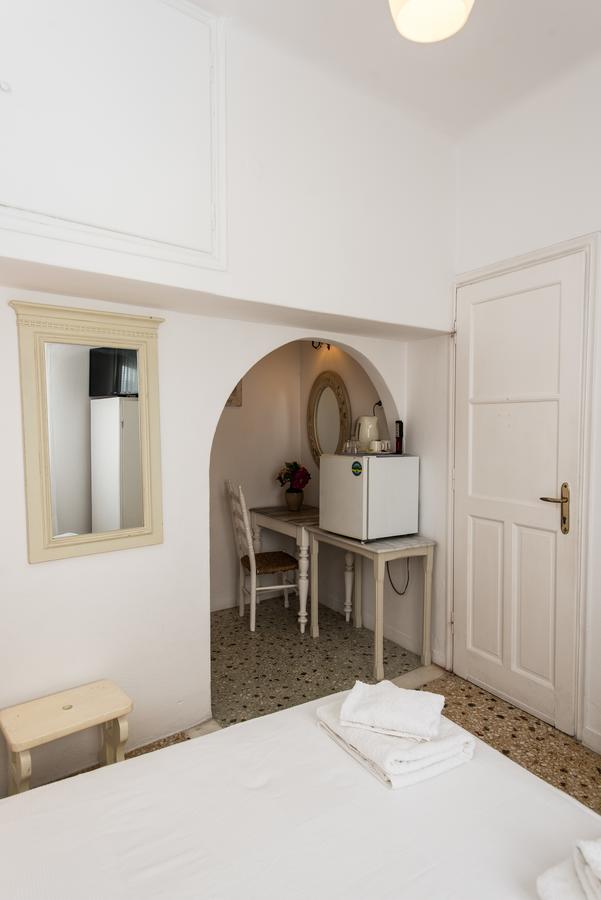 Hotel Delphines Mykonos Town Exterior photo