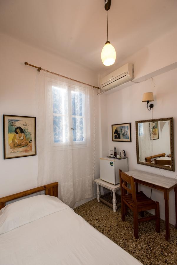 Hotel Delphines Mykonos Town Exterior photo