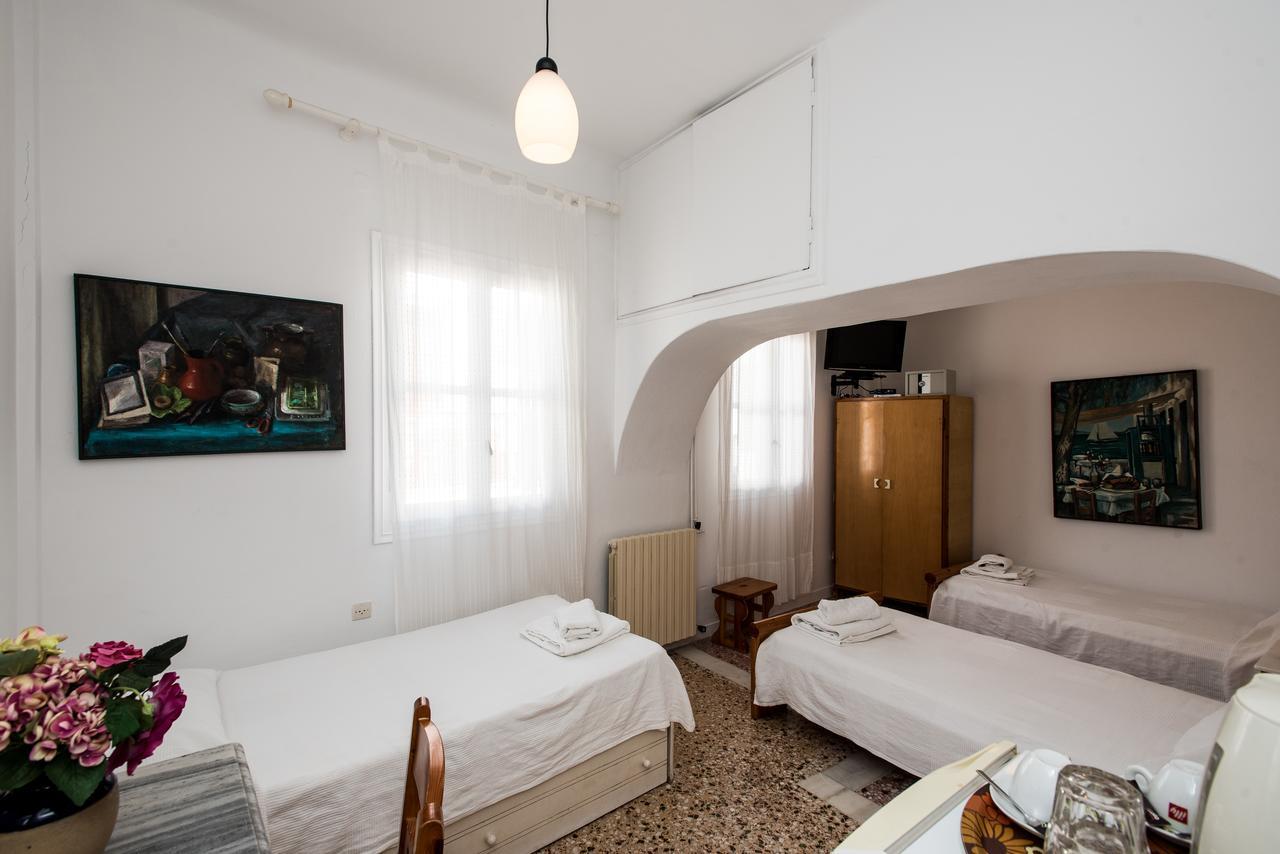 Hotel Delphines Mykonos Town Exterior photo